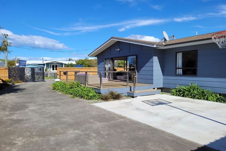 Photo of property in 15 Gillies Crescent, Waimarama, Havelock North, 4294