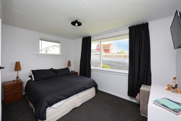 Photo of property in 11 Oxford Street, Holmes Hill, Oamaru, 9401