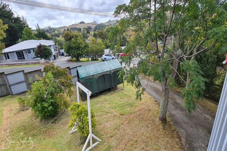 Photo of property in 14 View Street, Maungaturoto, 0520