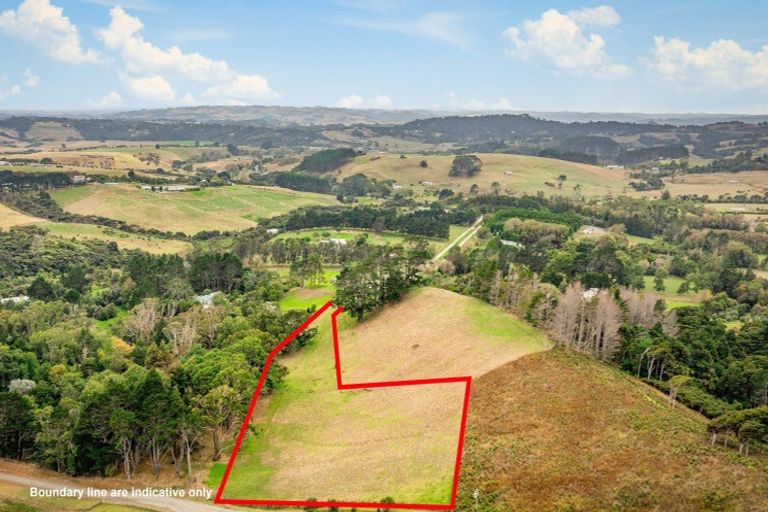 Photo of property in 196 Muriwai Valley Road, Muriwai, Waimauku, 0881