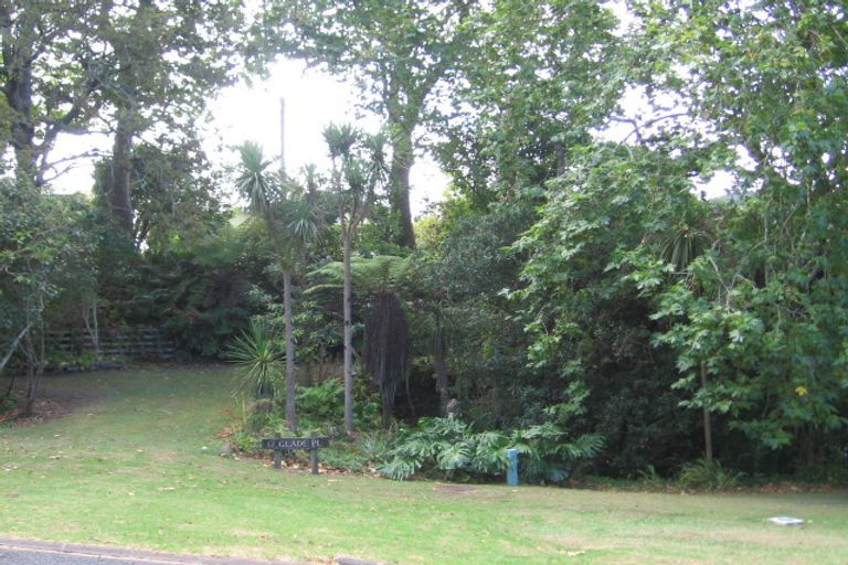 Photo of property in 12 Glade Place, Birkenhead, Auckland, 0626