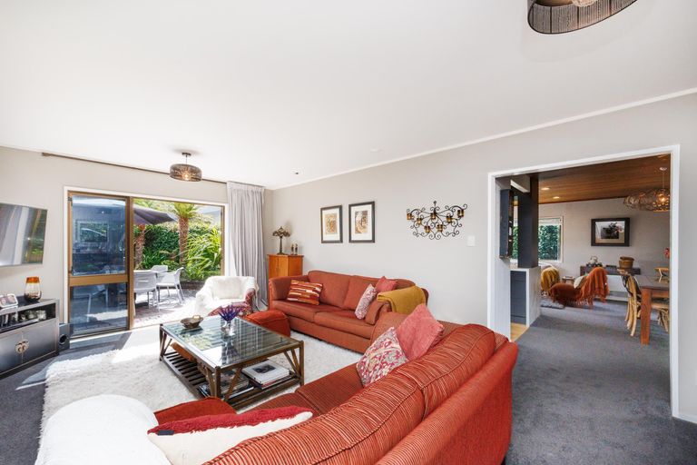 Photo of property in 8 Caccia Birch Lane, Hokowhitu, Palmerston North, 4410