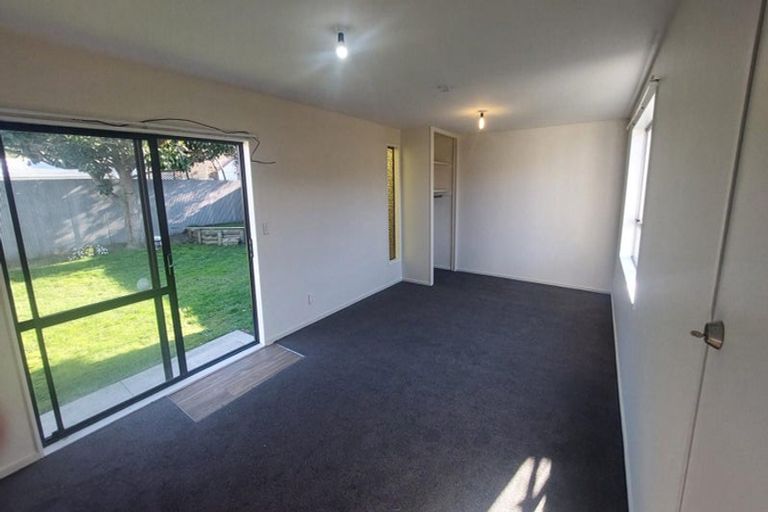 Photo of property in 2/126b Inwoods Close, Parklands, Christchurch, 8083