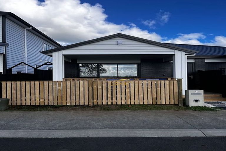 Photo of property in 14 Auranga Drive, Karaka, Papakura, 2113