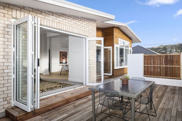 Photo of property in 7 West Avenue, Saint Clair, Dunedin, 9012