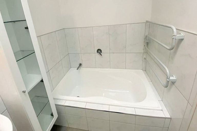 Photo of property in 90 Huxley Street, Sydenham, Christchurch, 8023