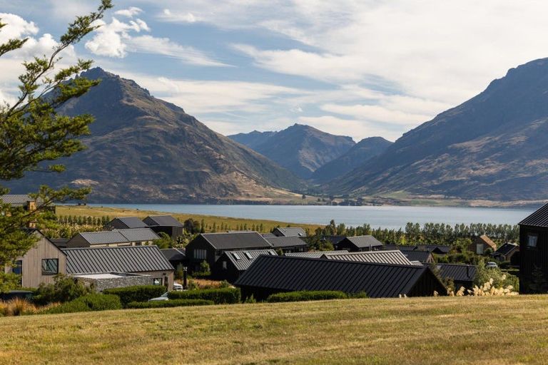 Photo of property in 5 Branigan Court, Jacks Point, Queenstown, 9371