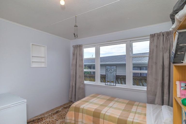 Photo of property in 12 Ryder Crescent, Levin, 5510