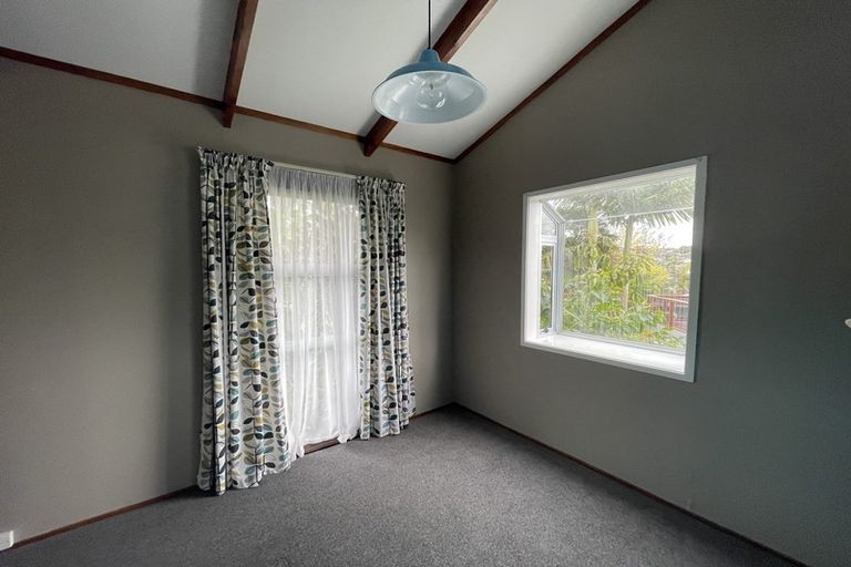 Photo of property in 33 Kurnell Drive, Botany Downs, Auckland, 2010