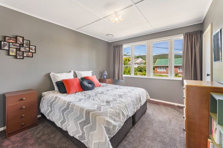 Photo of property in 51 Wilkie Crescent, Naenae, Lower Hutt, 5011