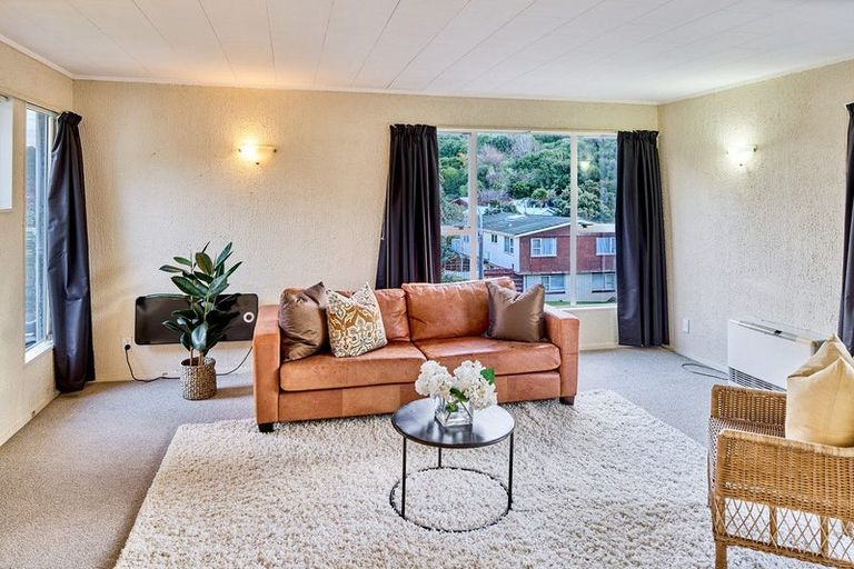 Photo of property in 3 Ayton Drive, Whitby, Porirua, 5024