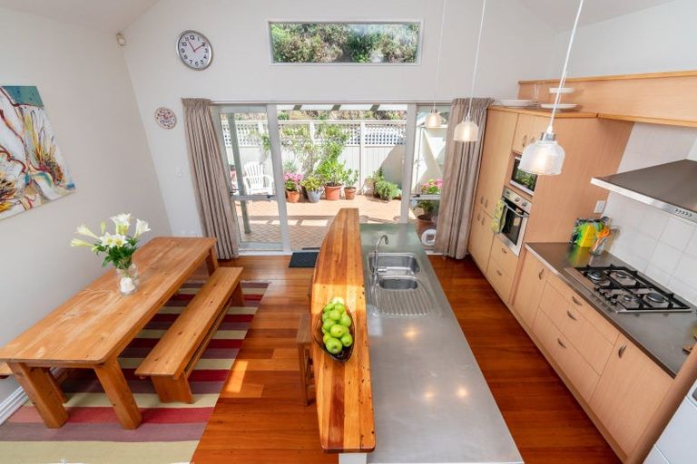 Photo of property in 153f Grant Road, Thorndon, Wellington, 6011