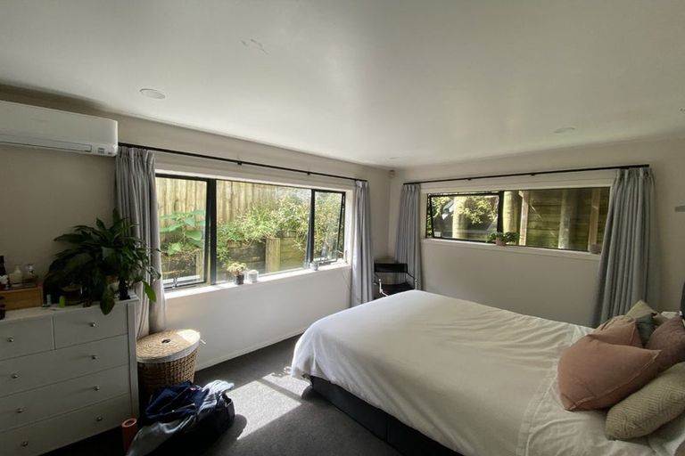 Photo of property in 18 Bush Lane, Northcote Point, Auckland, 0627