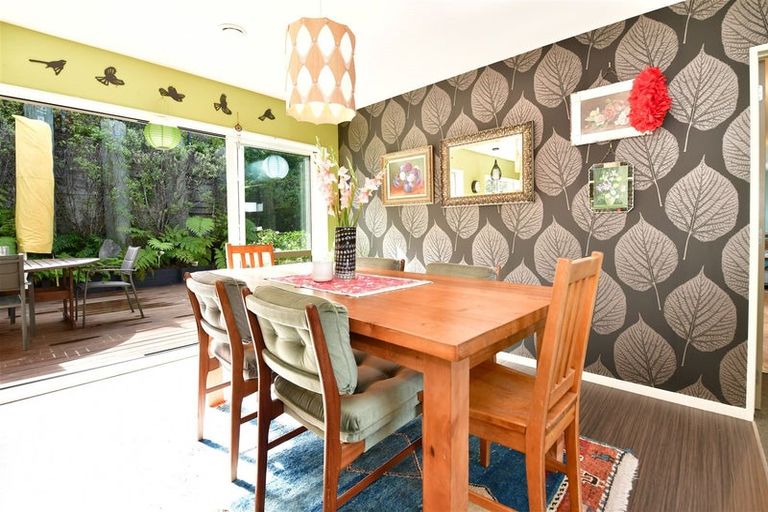 Photo of property in 17 Waldorf Crescent, Orewa, 0931