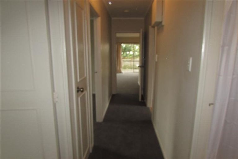 Photo of property in 4/649 Beach Road, Rothesay Bay, Auckland, 0630