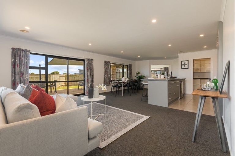 Photo of property in 79 Balrickard Way, Milson, Palmerston North, 4414