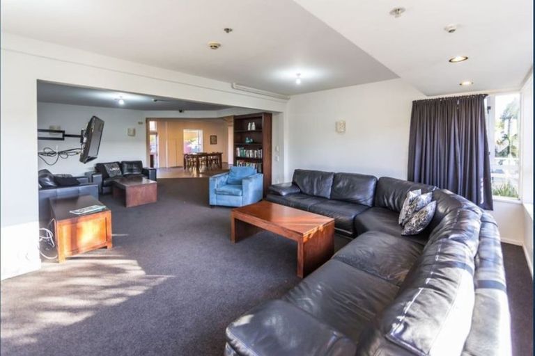 Photo of property in 9 Straven Road, Riccarton, Christchurch, 8011