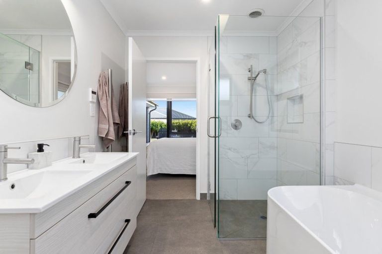 Photo of property in 14 Catherine Mclean Road, Pukekohe, 2120