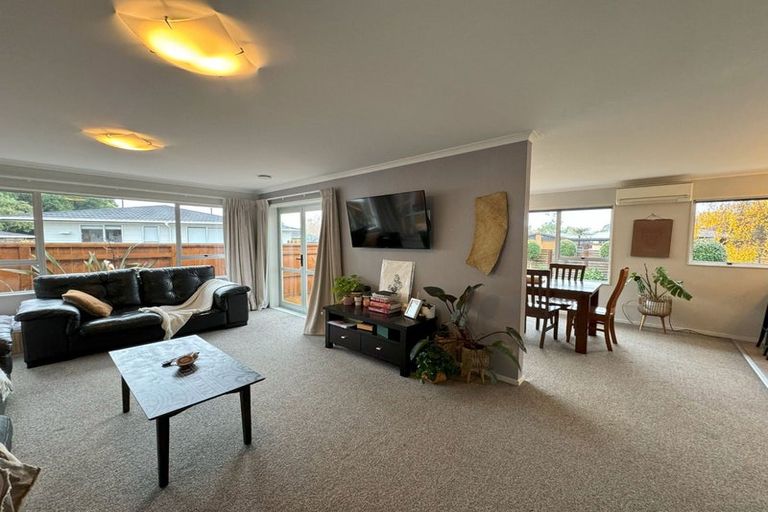 Photo of property in 5 Humphries Place, Awapuni, Palmerston North, 4412