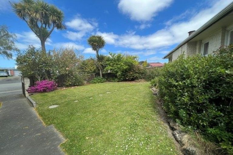 Photo of property in 68 Greendale Avenue, Avonhead, Christchurch, 8042