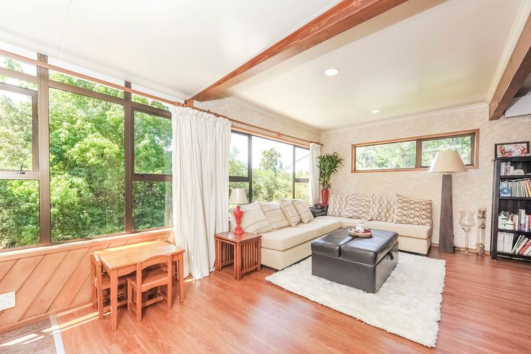 Photo of property in 54 Wood Bay Road, Titirangi, Auckland, 0604