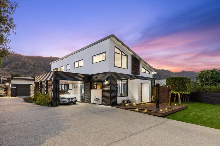 Photo of property in 21 Stonebrook Drive, Wanaka, 9305