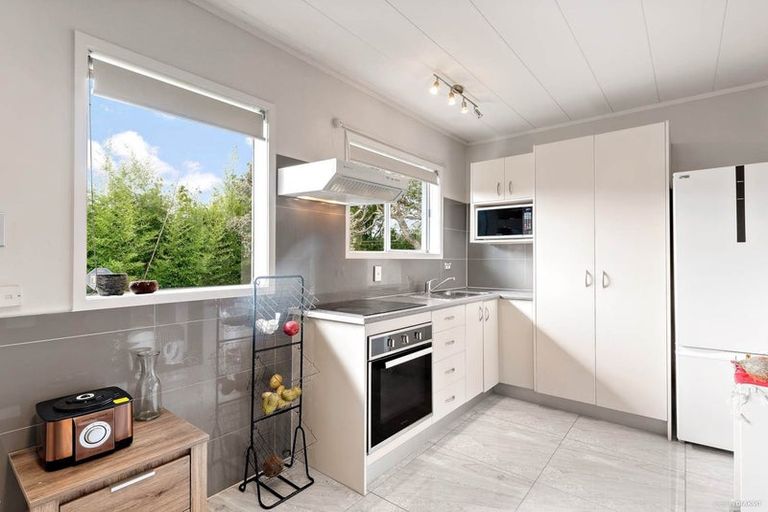 Photo of property in 9/66 Astley Avenue, New Lynn, Auckland, 0600