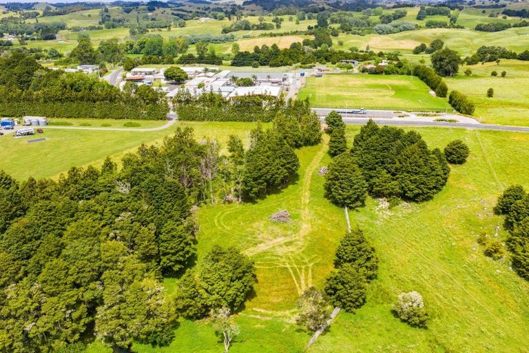 Photo of property in 18 Omana Road, Maungakaramea, 0178