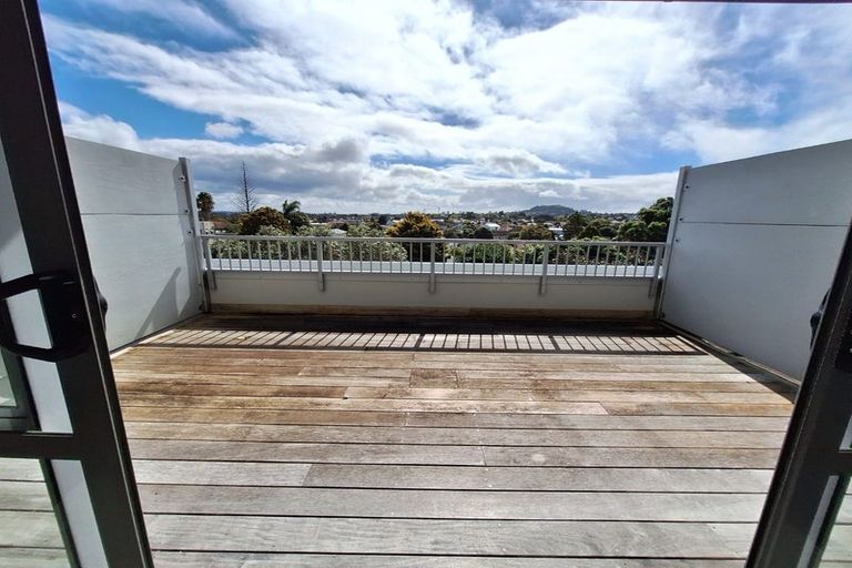 Photo of property in 1b/3 Keystone Avenue, Mount Roskill, Auckland, 1041