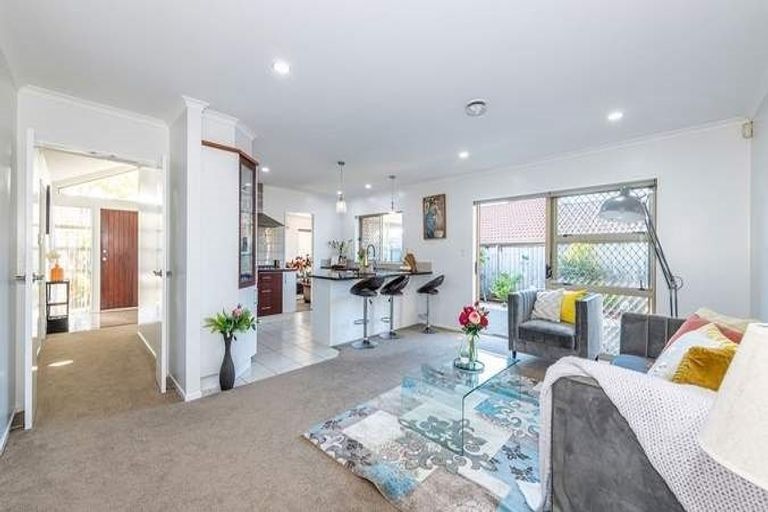 Photo of property in 4 Stornaway Drive, Flat Bush, Auckland, 2016