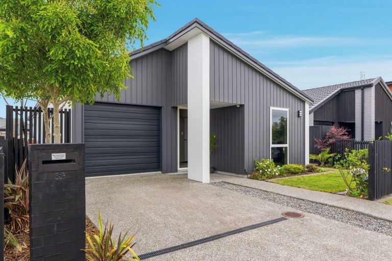 Photo of property in 10 Empire Crescent, Papamoa, 3118