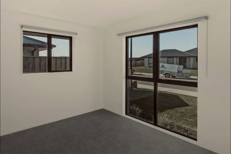 Photo of property in 35 Herridge Street, Woodend, 7691