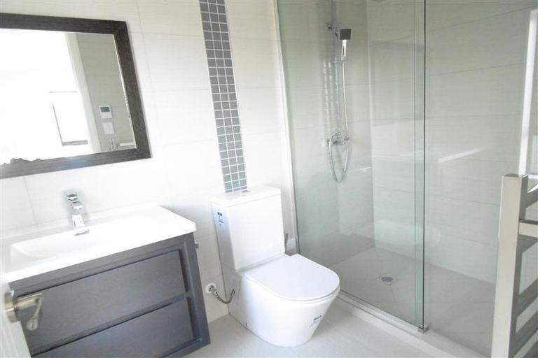 Photo of property in 39b Edgeworth Road, Glenfield, Auckland, 0629