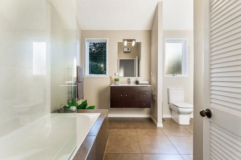 Photo of property in 12 Wairere Road, Torbay, Auckland, 0630