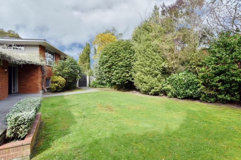 Photo of property in 36 Highfield Place, Avonhead, Christchurch, 8042