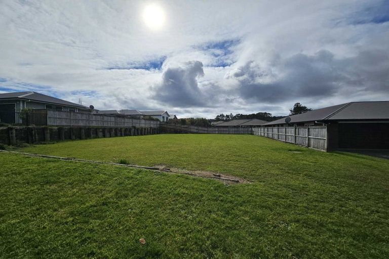 Photo of property in 4 Malbec Place, Huapai, Kumeu, 0810