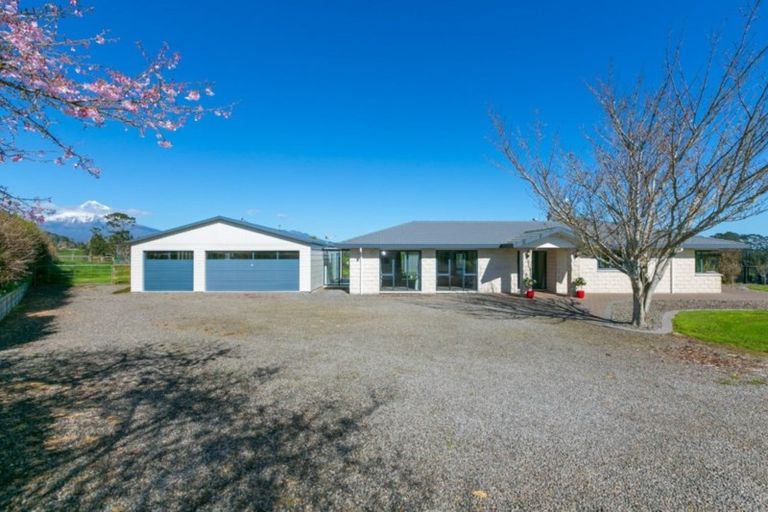 Photo of property in 930 Upland Road, Egmont Village, New Plymouth, 4372