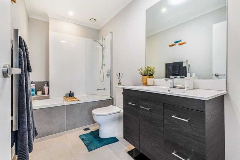Photo of property in 11 Wai Place, Westgate, Auckland, 0614