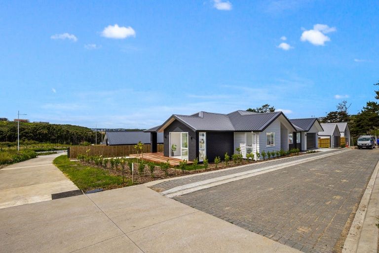 Photo of property in 95 Glenvar Ridge Road, Long Bay, Auckland, 0630