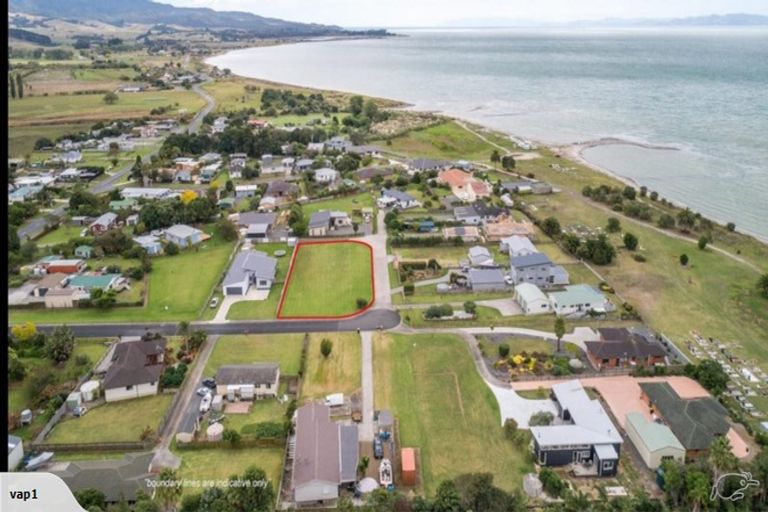Photo of property in 13 Mylindas Road, Whakatiwai, Miranda, 2473