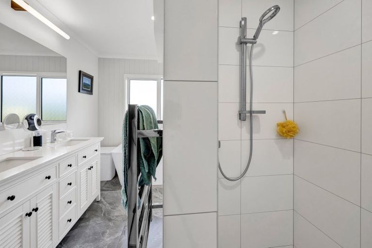 Photo of property in 60 Turangi Road, Motunui, Waitara, 4383