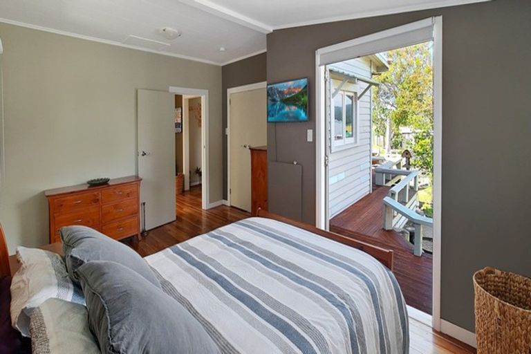 Photo of property in 1933 Parewanui Road, Parewanui, Bulls, 4894