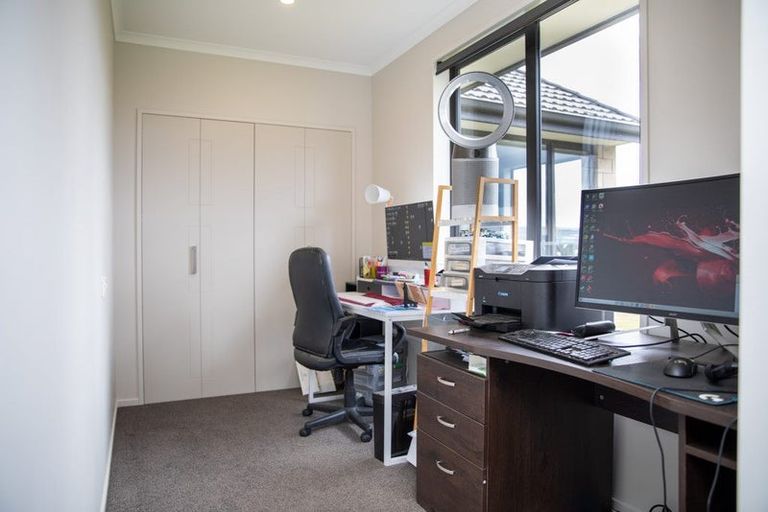 Photo of property in 12 Tui Place, Edendale, Wyndham, 9893