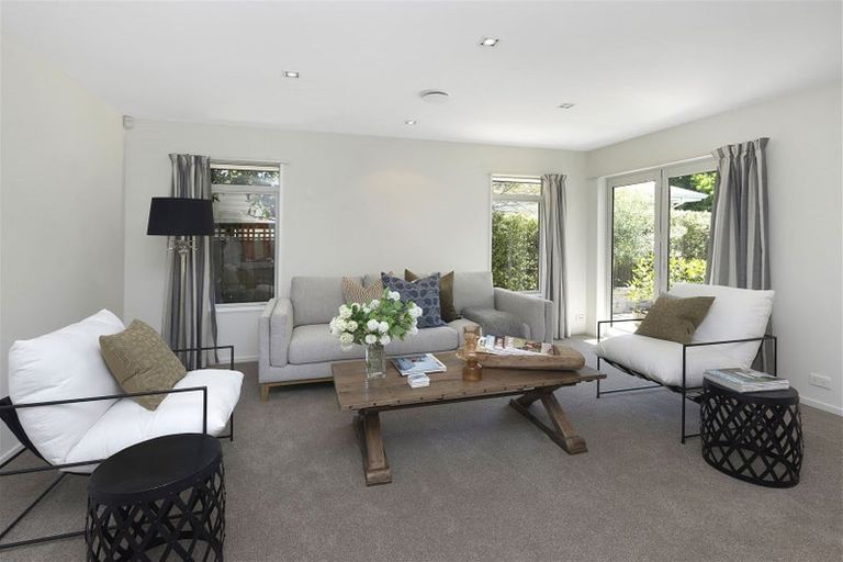 Photo of property in 72 Memorial Avenue, Ilam, Christchurch, 8053