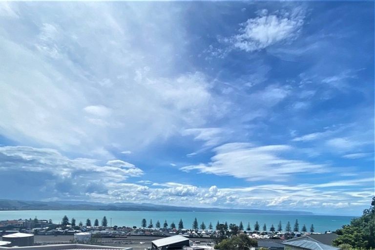 Photo of property in 8 Lambton Road, Hospital Hill, Napier, 4110