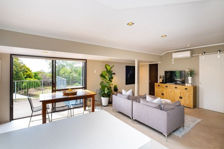 Photo of property in 89 James Cook Street, Havelock North, 4130
