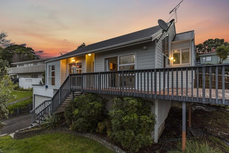 Photo of property in 2/9 Lynngate Place, Hillcrest, Auckland, 0627