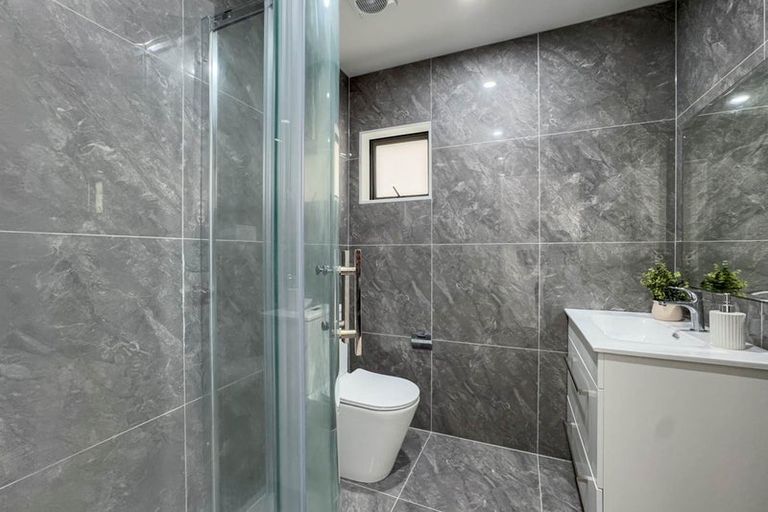 Photo of property in 28 Lincoln Road, Manurewa East, Auckland, 2102