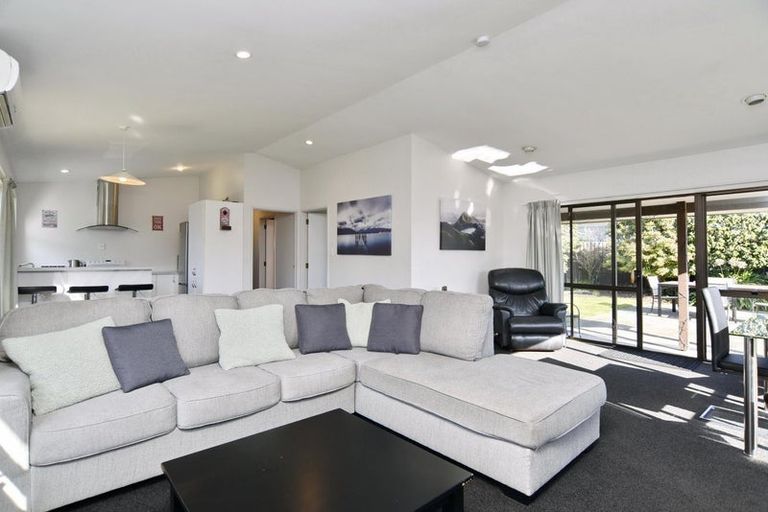 Photo of property in 6 Heriott Close, Burwood, Christchurch, 8083