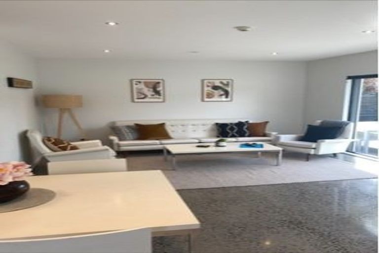 Photo of property in 1152b South Road, Oakura, 4314